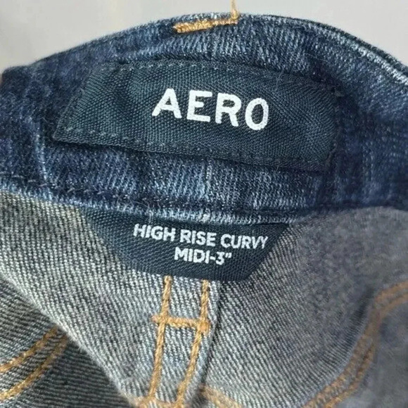 Aeropostale Dark Wash High Rise Curvy Distressed Roll Cuff Denim Shorts 6 - Picture 3 of 3